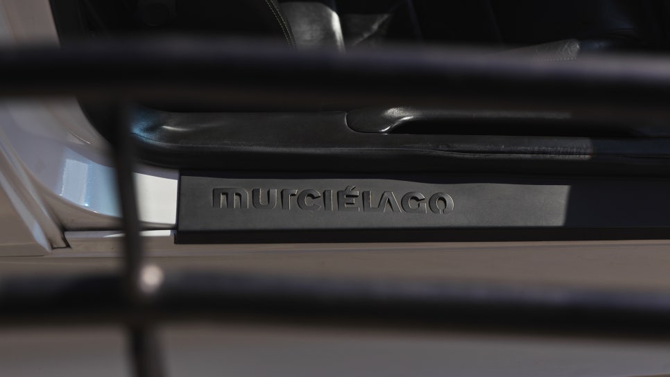 Lamborghini Murciélago LP580 — archive photograph 35.1
