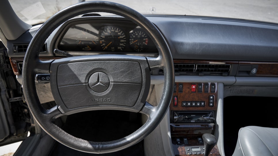 Mercedes-Benz W126 560SEL — archive photograph 27.1