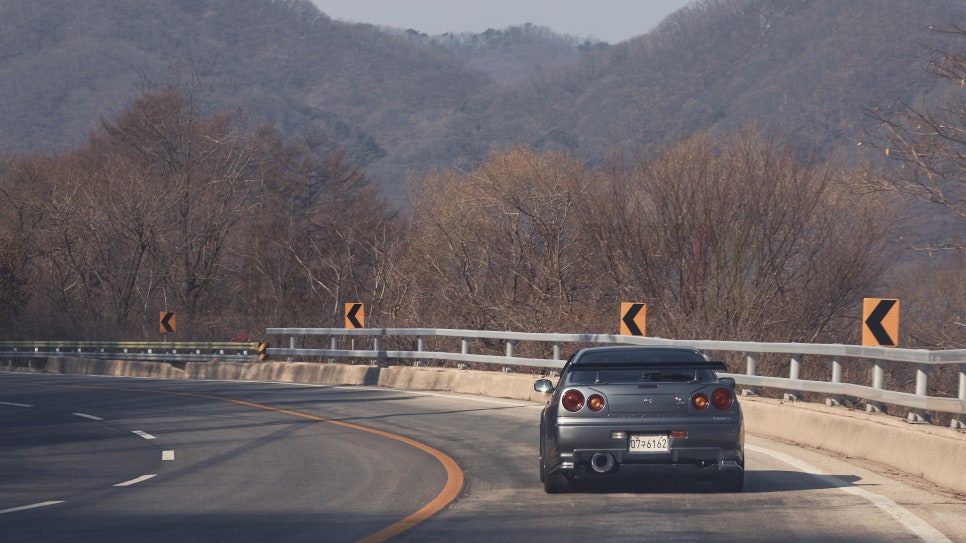 Nissan Skyline GT-R (R34) V-spec II — archive photograph 18.1