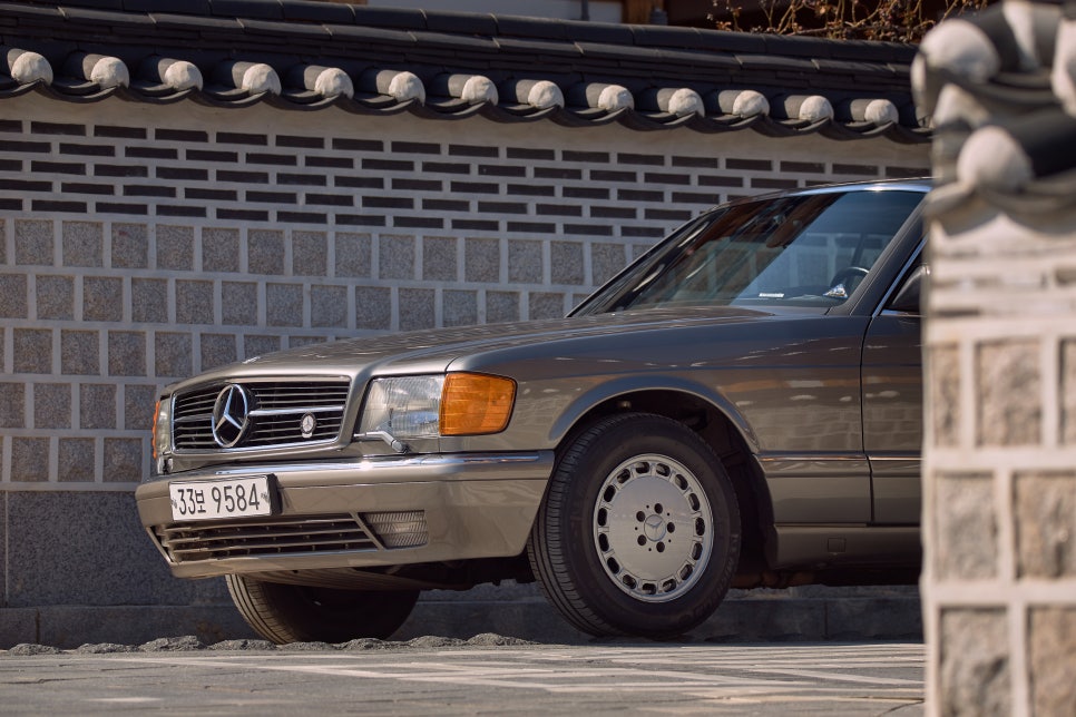 Mercedes-Benz W126 560SEC — archive photograph 19.1