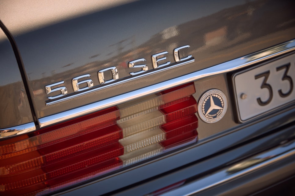 Mercedes-Benz W126 560SEC — archive photograph 22.1