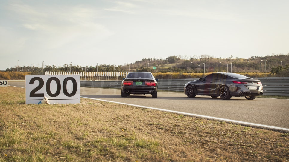 BMW M8 Competition & 850 CSi — archive photograph 39.1