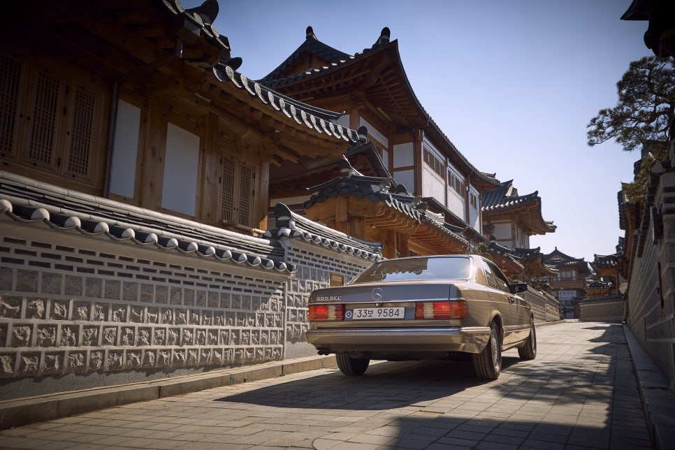 Mercedes-Benz W126 560SEC — archive photograph 46.1