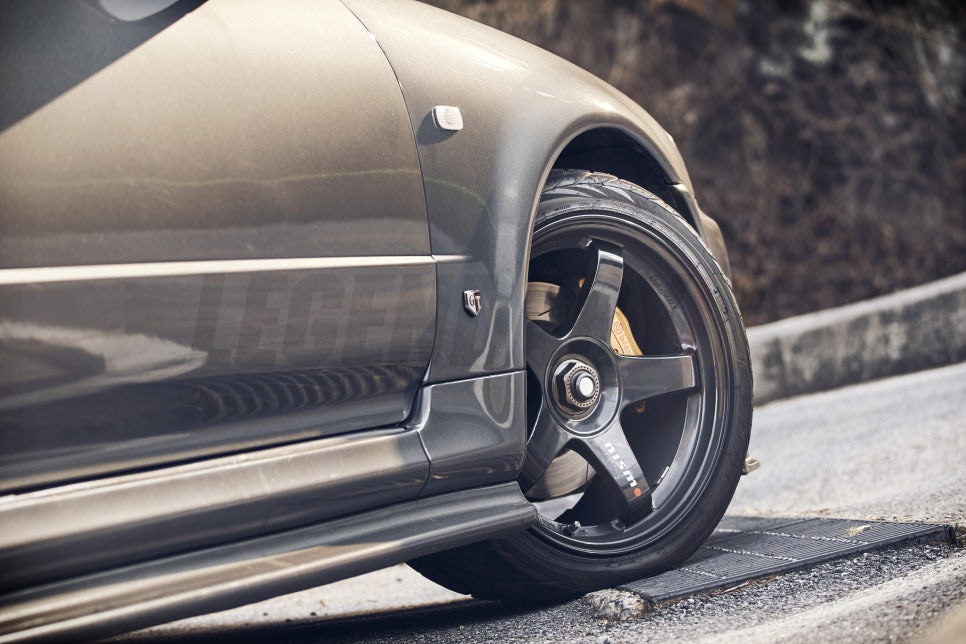 Nissan Skyline GT-R (R34) V-spec II — archive photograph 22.1