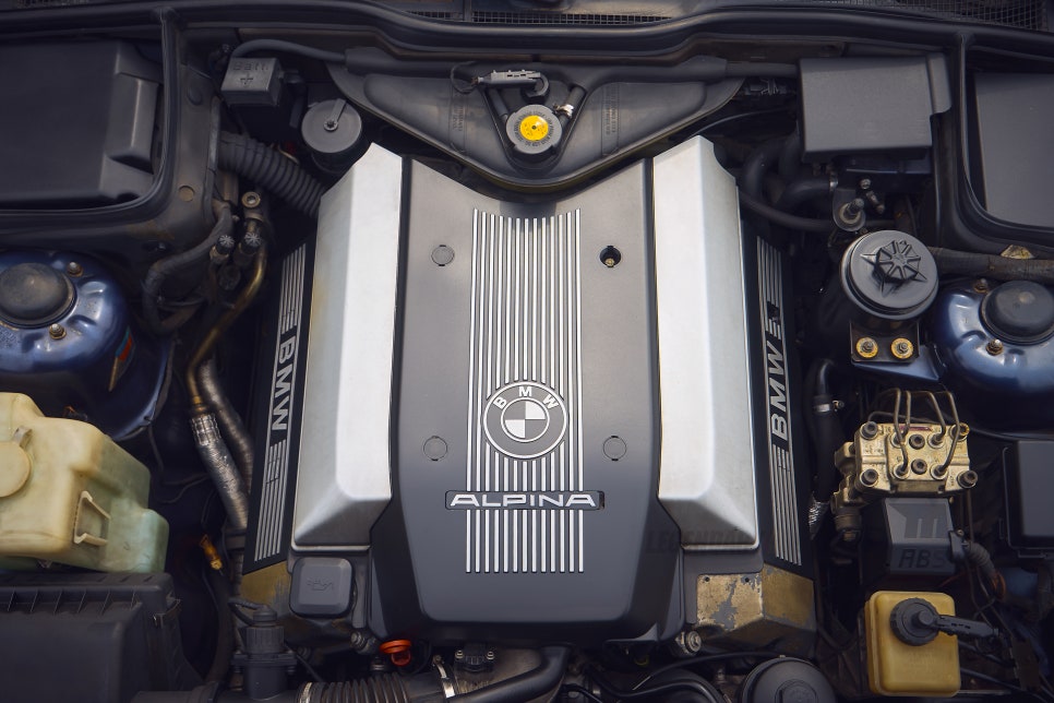 Alpina B10 4.0 — archive photograph 33.1