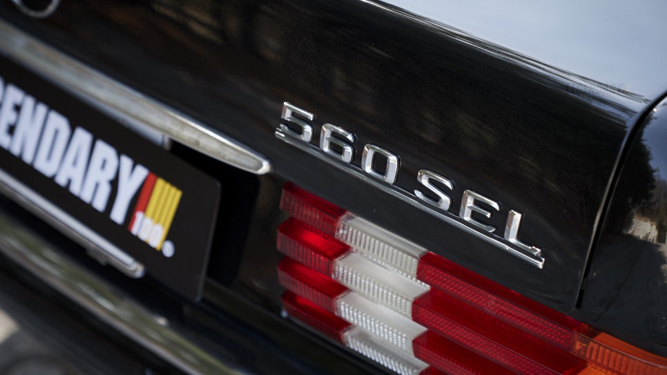 Mercedes-Benz W126 560SEL — archive photograph 21.1