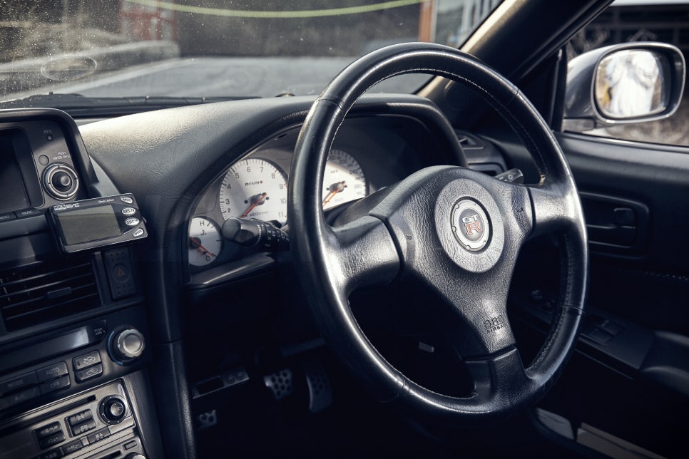 Nissan Skyline GT-R (R34) V-spec II — archive photograph 31.1