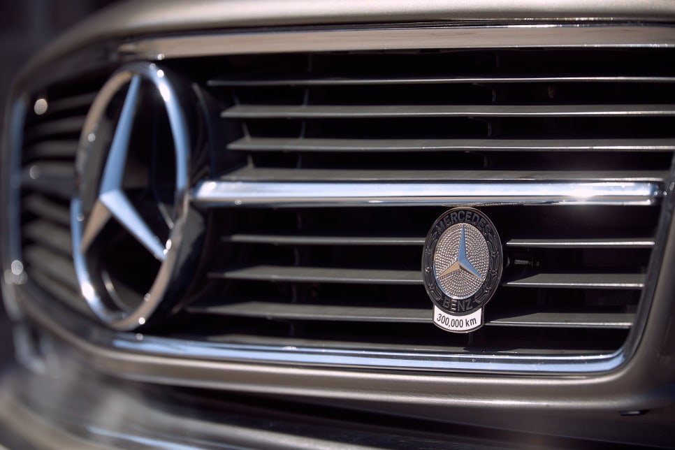 Mercedes-Benz W126 560SEC — archive photograph 21.1