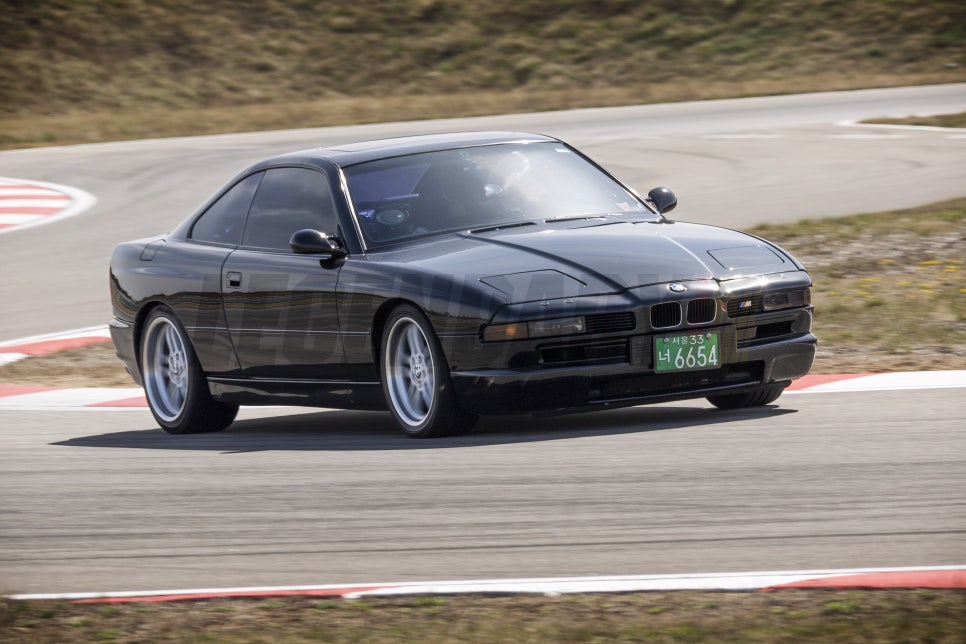 BMW M8 Competition & 850 CSi — archive photograph 37.1