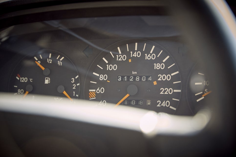 Mercedes-Benz W126 560SEC — archive photograph 39.1
