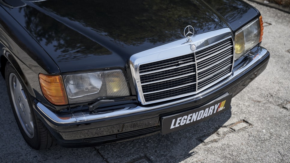 Mercedes-Benz W126 560SEL — archive photograph 12.1