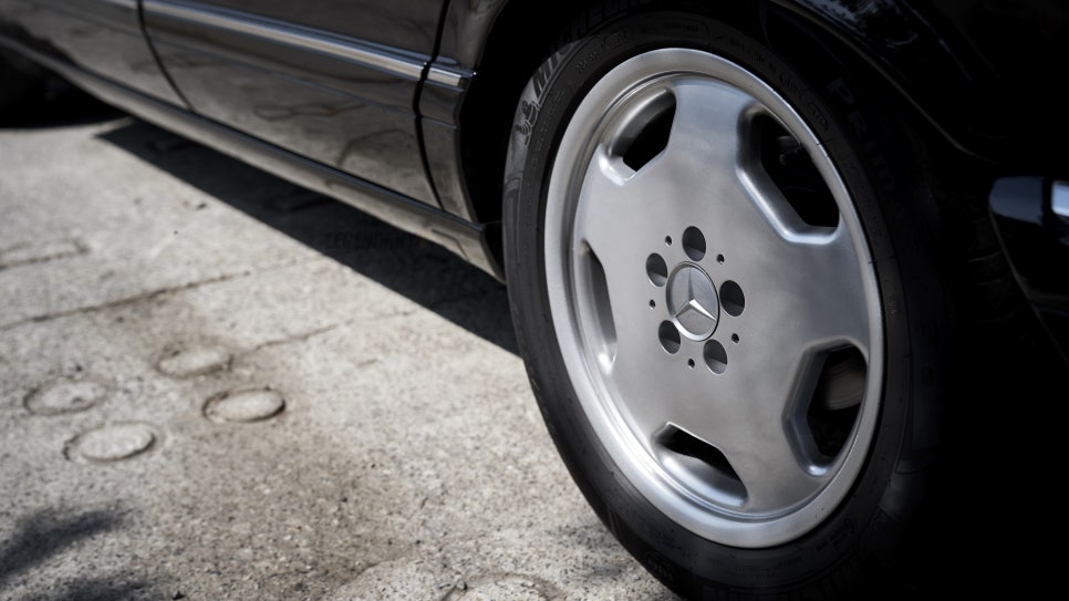 Mercedes-Benz W126 560SEL — archive photograph 25.1