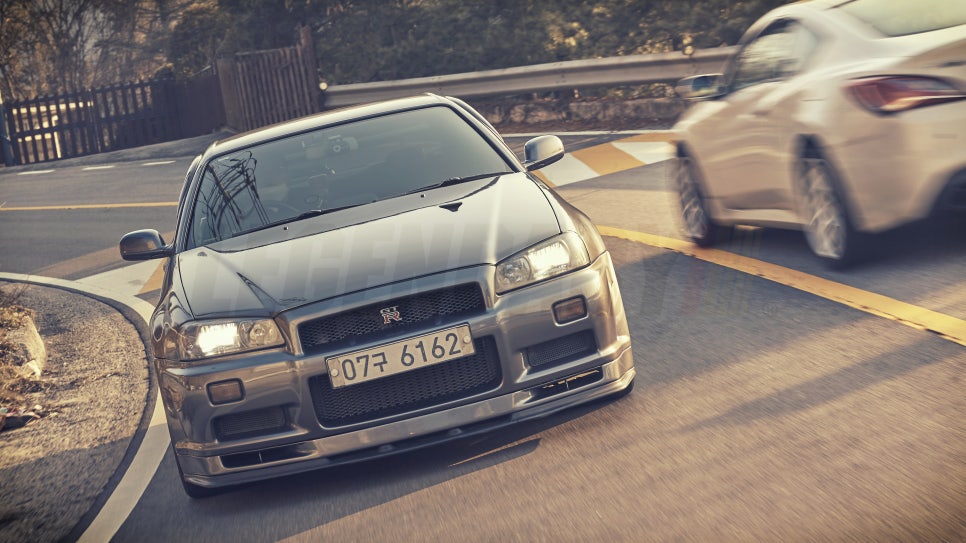 Nissan Skyline GT-R (R34) V-spec II — archive photograph 16.1
