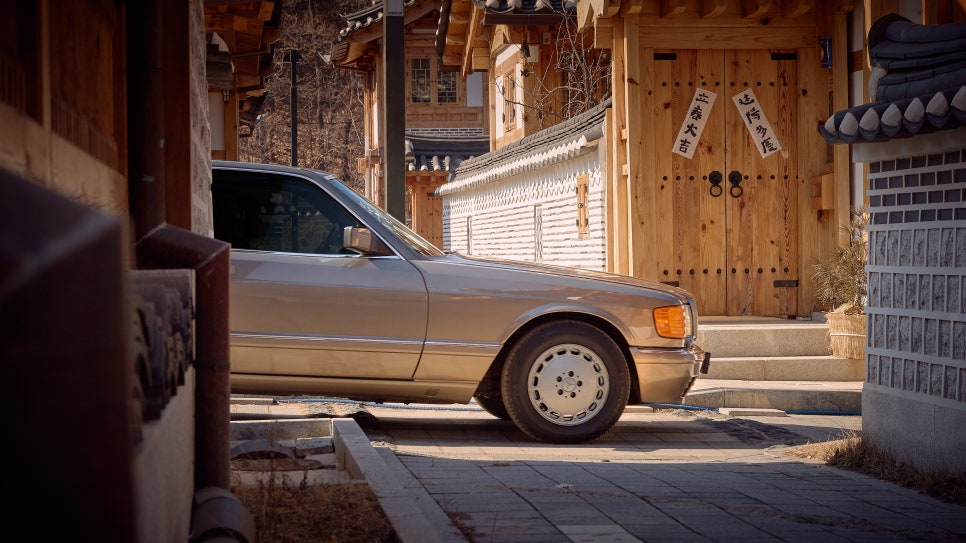 Mercedes-Benz W126 560SEC — archive photograph 17.1