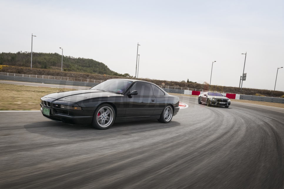 BMW M8 Competition & 850 CSi — archive photograph 8.1