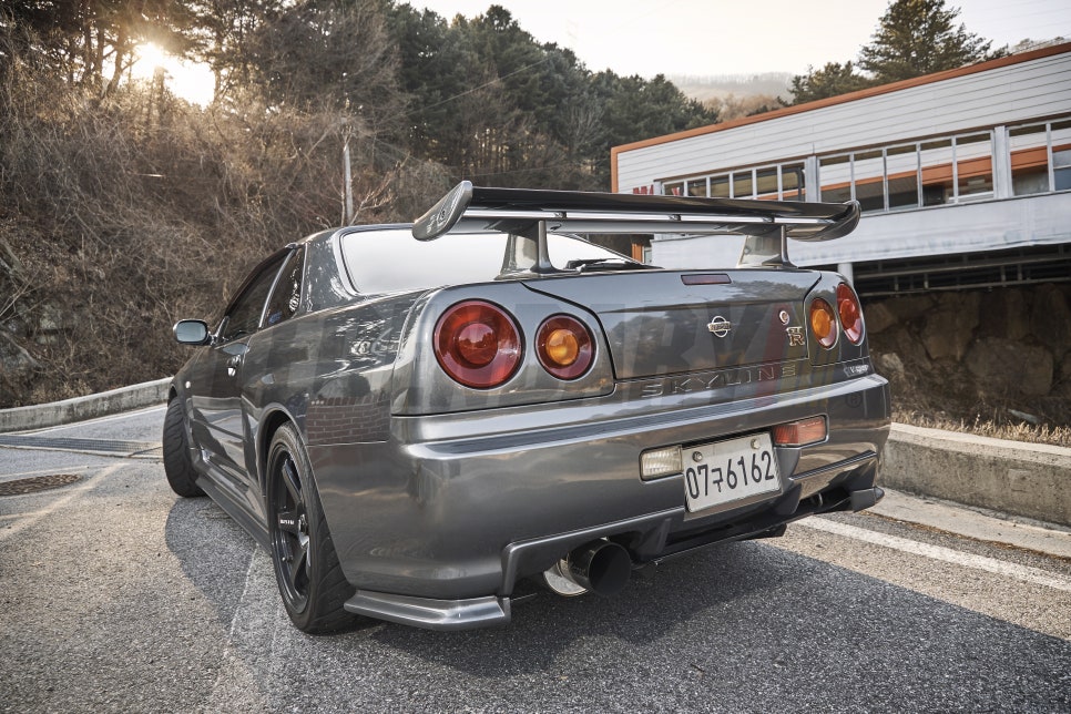 Nissan Skyline GT-R (R34) V-spec II — archive photograph 26.1