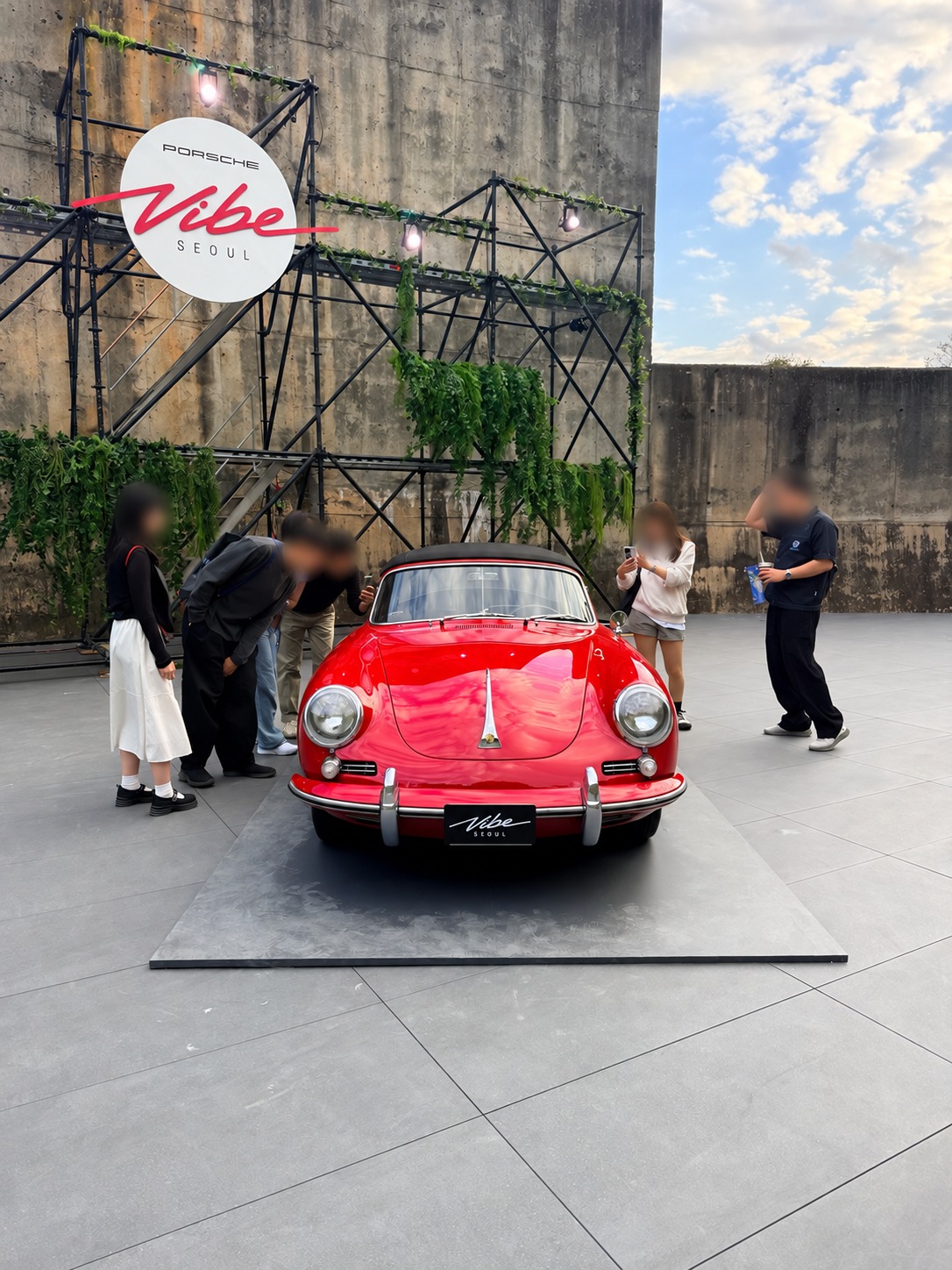 Porsche Vibe Seoul classic Porsche display